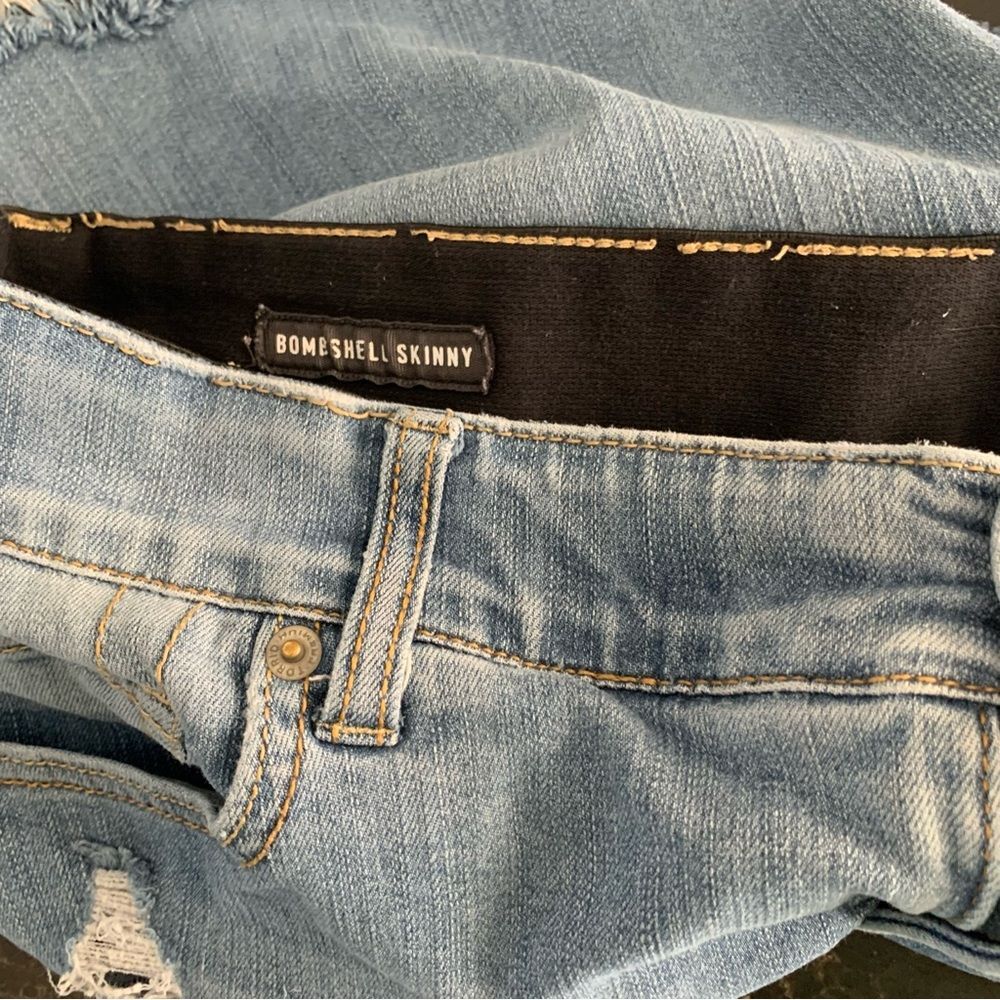Torrid Distressed Bombshell Skinny Denim Shorts Size 16R - Picture 9 of 15